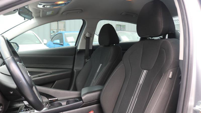 Used 2023 Hyundai Elantra SEL w/ Convenience Package FWD image 8