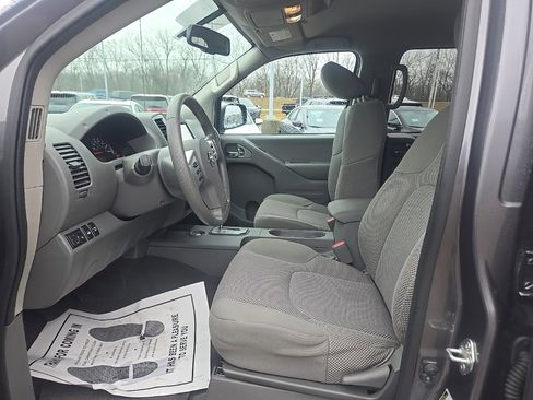 Used 2021 Nissan Frontier SV image 12