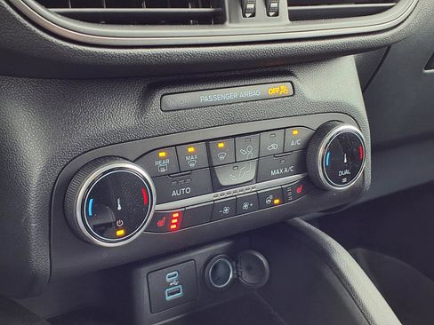 Used 2023 Ford Escape Active image 13