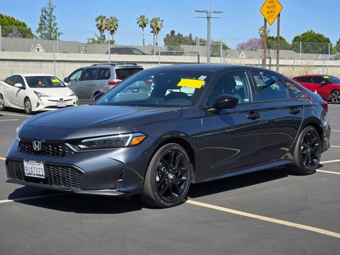 Used 2025 Honda Civic Sport image 1
