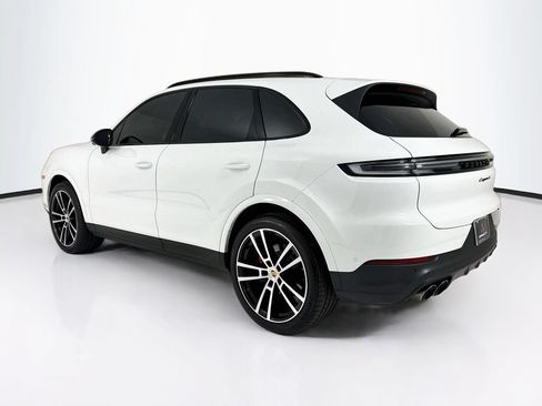 Certified 2026 Porsche Cayenne S AWD/4WD image 3