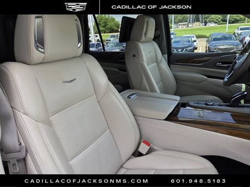 Used 2022 Cadillac Escalade Sport Platinum AWD/4WD image 24