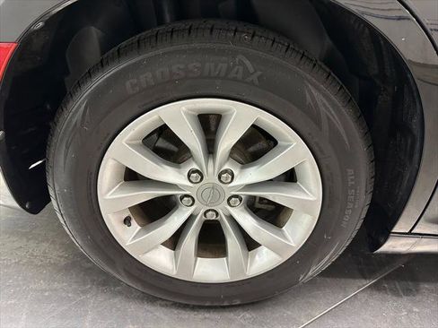 Certified 2021 Chrysler 300 Touring image 29