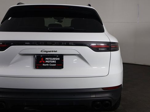 Used 2023 Porsche Cayenne Platinum Edition image 18