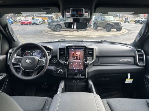 New 2026 RAM 1500 4x4 Crew Cab image 43