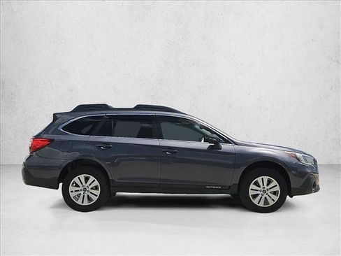 Used 2018 Subaru Outback 2.5i Premium AWD/4WD image 4