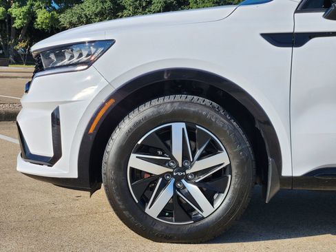 Used 2023 Kia Sorento S w/ Panoramic Sunroof Package FWD image 8