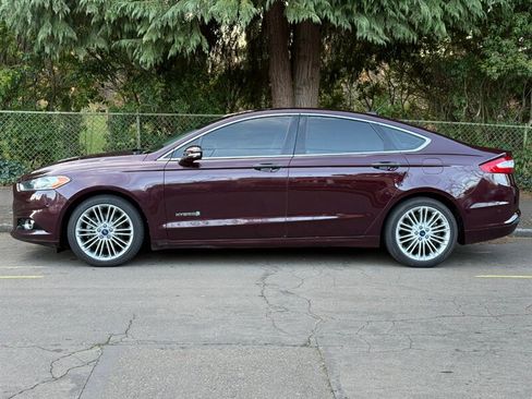 Used 2013 Ford Fusion SE image 2