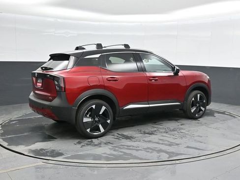 Used 2025 Nissan Kicks SR FWD image 3