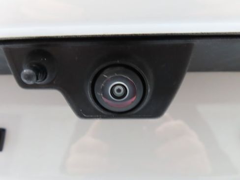 Used 2025 GMC Yukon Denali w/ Sun & Power Step Package image 40