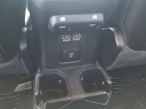 Used 2021 Jeep Gladiator Overland AWD/4WD image 17