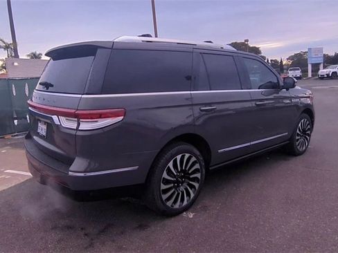 Used 2023 Lincoln Navigator Black Label image 9