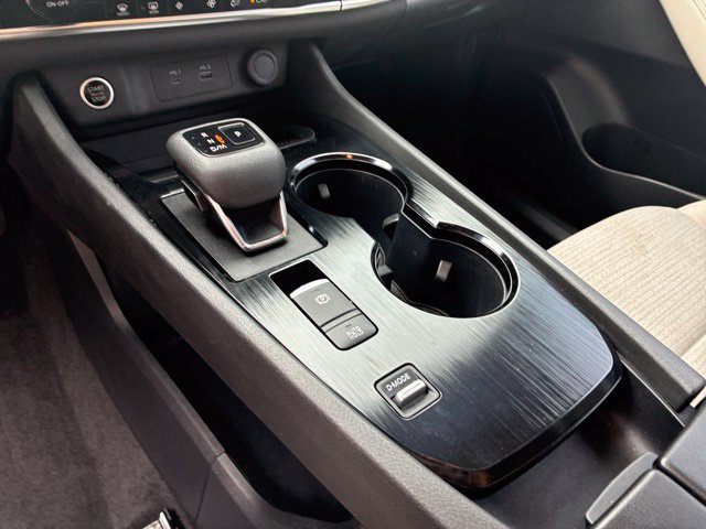 Used 2023 Nissan Rogue SV FWD image 25