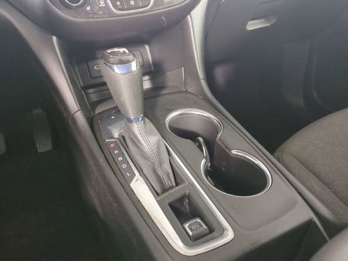 Used 2020 Chevrolet Equinox LT w/ Driver Convenience Package image 22