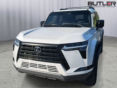 Certified 2025 Lexus GX 550 AWD/4WD image 3