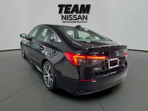 Used 2022 Honda Civic Touring image 4