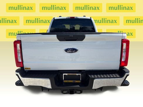 Certified 2025 Ford F250 XLT AWD/4WD image 9