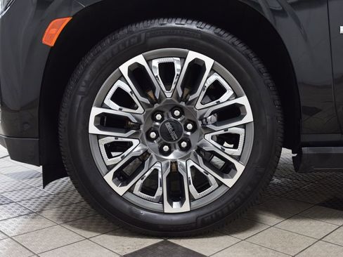 Used 2024 GMC Yukon Denali Ultimate AWD/4WD image 30
