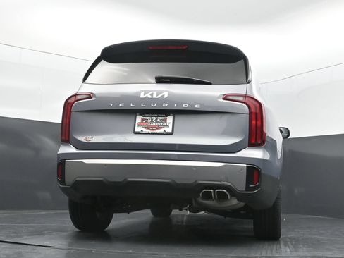 Used 2025 Kia Telluride S FWD image 40