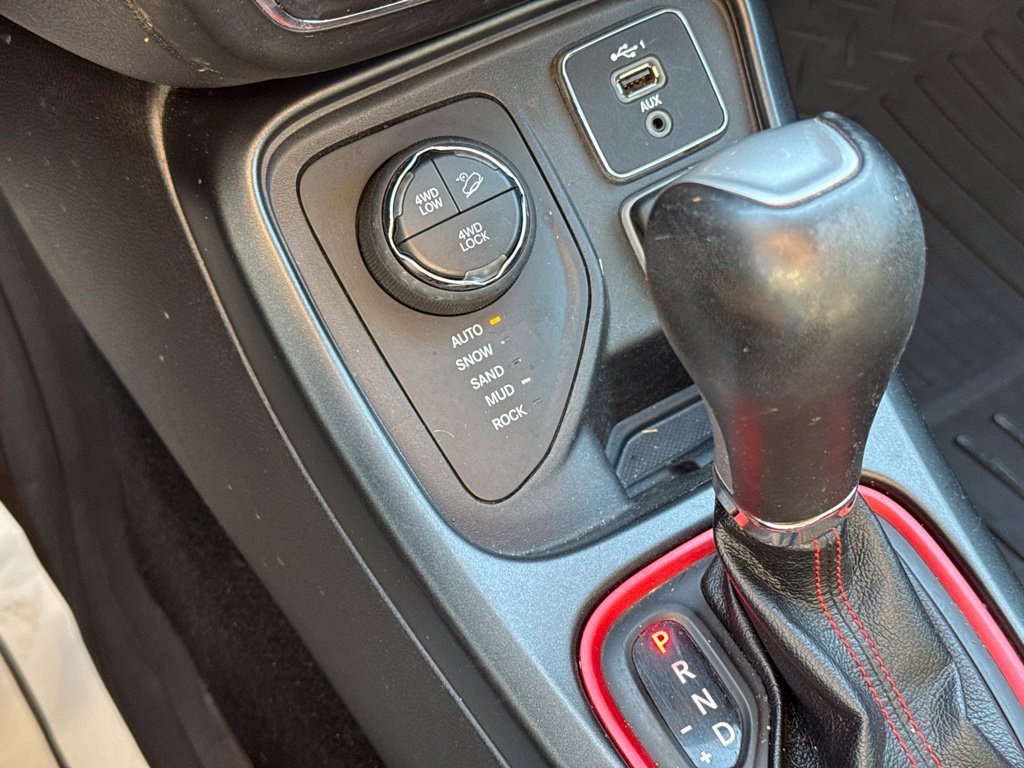 Used 2020 Jeep Compass Trailhawk AWD/4WD image 36