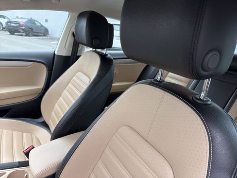 Used 2015 Volkswagen CC Sport image 7