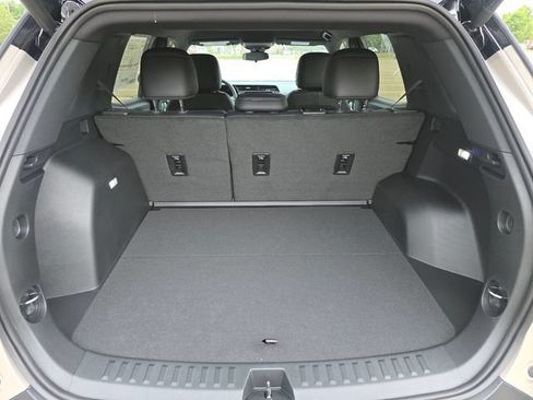 New 2026 GMC Terrain Elevation w/ Elevation Premium Package AWD/4WD image 19