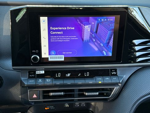 New 2026 Toyota Camry Hybrid FWD image 30