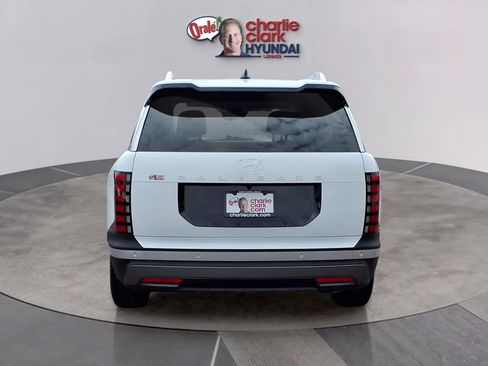 New 2026 Hyundai Palisade SEL image 4