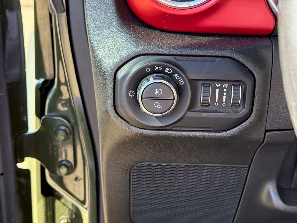 Used 2021 Jeep Gladiator Rubicon AWD/4WD image 19