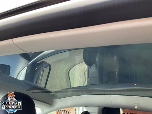 Used 2022 Tesla Model Y Performance image 32