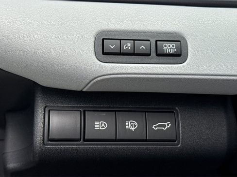 New 2026 Subaru Solterra Limited XT image 33