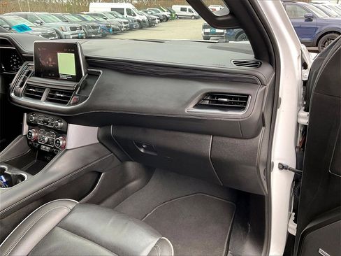 Used 2024 GMC Yukon XL SLT image 12