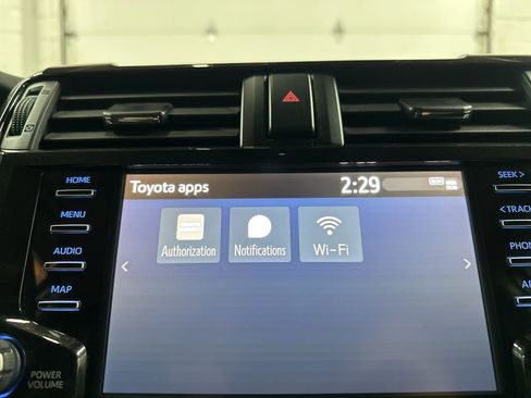 Used 2022 Toyota 4Runner TRD Off-Road Premium image 29