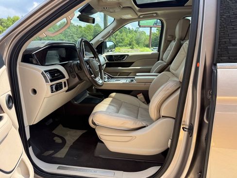 Used 2020 Lincoln Navigator Reserve w/ Equipment Group 201A Reserve RWD image 12