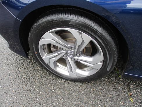 Certified 2020 Honda Accord EX image 9