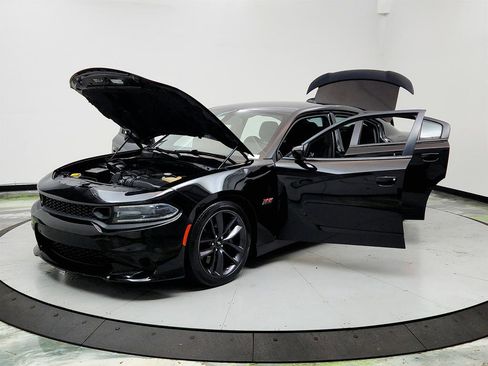 Used 2019 Dodge Charger Scat Pack image 9