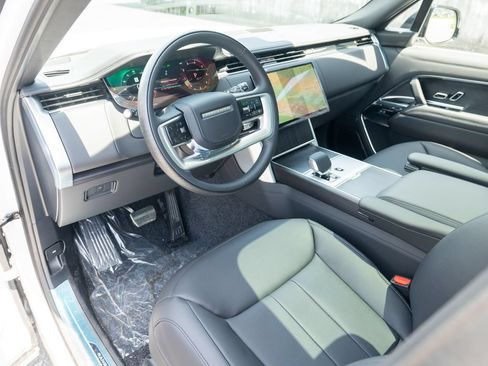 New 2026 Land Rover Range Rover SE AWD/4WD image 11