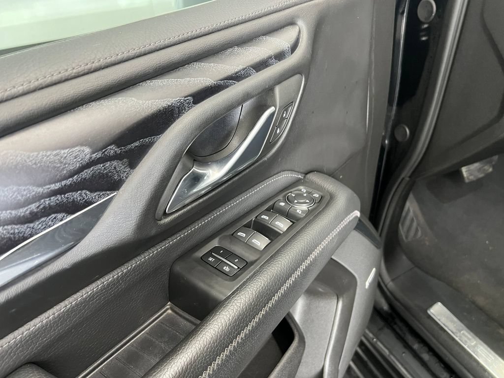 Used 2024 GMC Yukon XL Denali AWD/4WD image 9