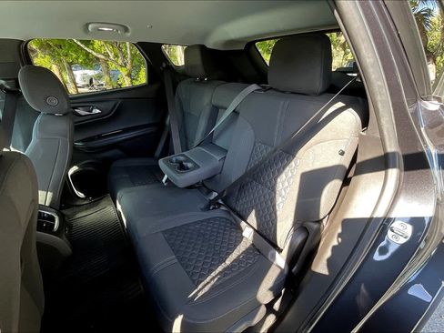 Used 2022 Chevrolet Blazer LT FWD image 25