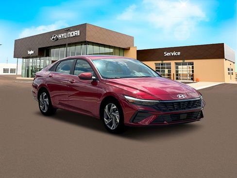 New 2025 Hyundai Elantra SEL image 11