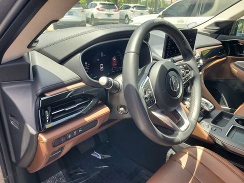 Certified 2025 Acura MDX FWD w/ Technology Package image 15