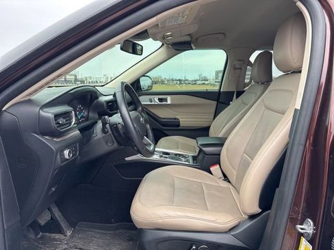 Used 2020 Ford Explorer Limited image 19