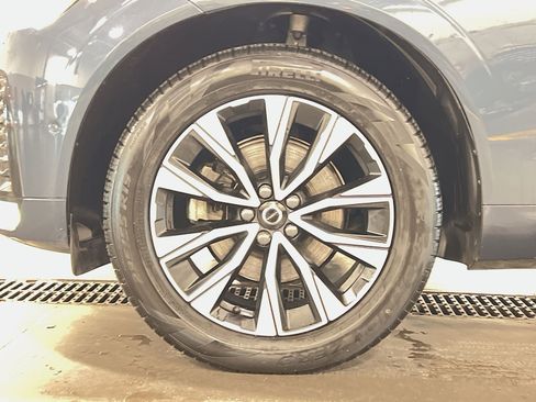 Used 2023 Volvo XC60 B5 Plus w/ Protection Package Premier image 12