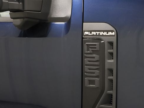 Used 2025 Ford F250 Platinum AWD/4WD image 37