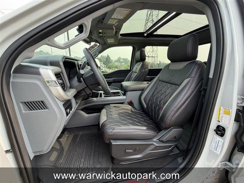Used 2025 Ford F250 XLT w/ Black Appearance Package AWD/4WD image 4