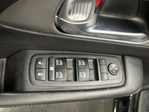 Used 2025 Chrysler Pacifica Select FWD image 20