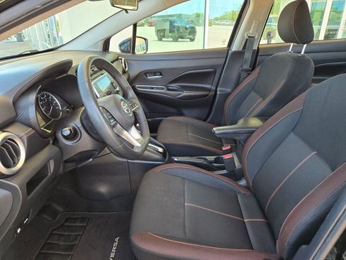 Used 2021 Nissan Versa SR FWD image 9