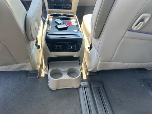 Used 2020 Toyota Sienna XLE Premium FWD image 21
