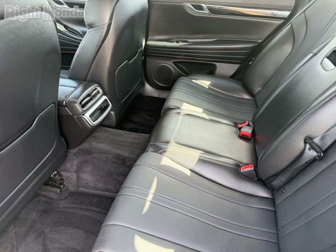 Used 2025 Genesis G80 2.5T image 23