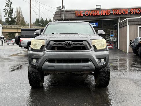 Used 2013 Toyota Tacoma 4x4 Double Cab w/ TRD Sport Pkg image 2